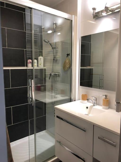 Appartement En Duplex Avec Parking Et Jardinet บัวร์ ภายนอก รูปภาพ